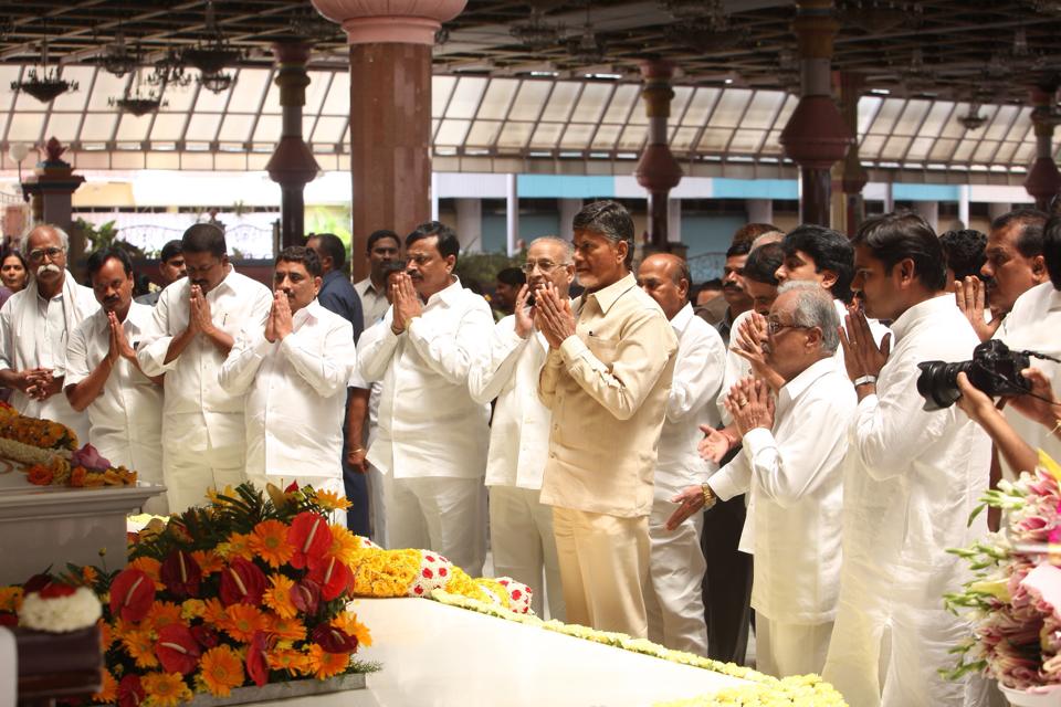 Chief Minister of Andhra Pradesh Sri N Chandrababu Naidu paid a visit to Prasanthi Nilayam today, on this auspicious Thursday morning.