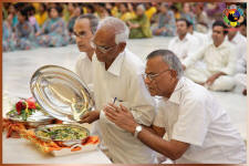 Global Akhanda Bhajan