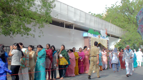 WAITING IN LINES FOR SATHYA SAI BABA 'S DARSHAN IN DELHI SSSIC