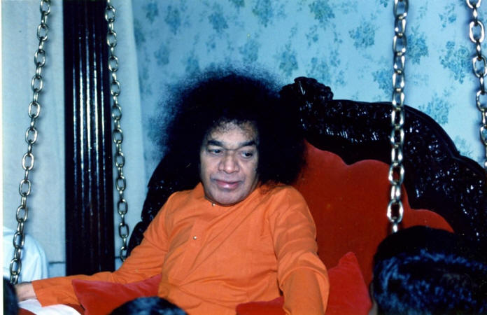 swami sri sathya sai baba looking with love