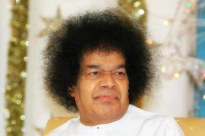 swami-bhagawan-sai-baba-sathyasai-avatar-white-robe-god-guru