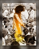 sai-baba-rare-photo-in-crowd-of-devotees