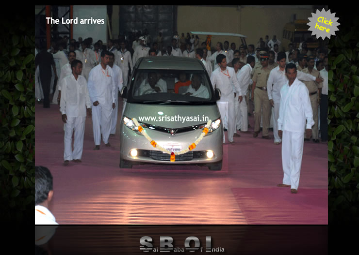 Mumbai is a city that is always on the move. But today, she had a spring in her step and a song in her heart. After all, her beloved Bhagawan Sri Sathya Sai Baba was paying her a Divine Visitafter NINE long years!