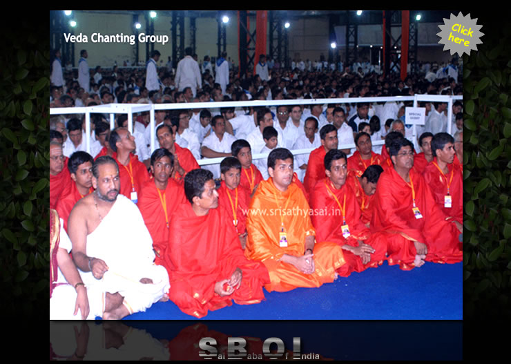 Mumbai is a city that is always on the move. But today, she had a spring in her step and a song in her heart. After all, her beloved Bhagawan Sri Sathya Sai Baba was paying her a Divine Visitafter NINE long years!