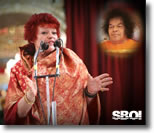 Dana_Gillespie_Music_Programme_Sathya_Sai_Baba